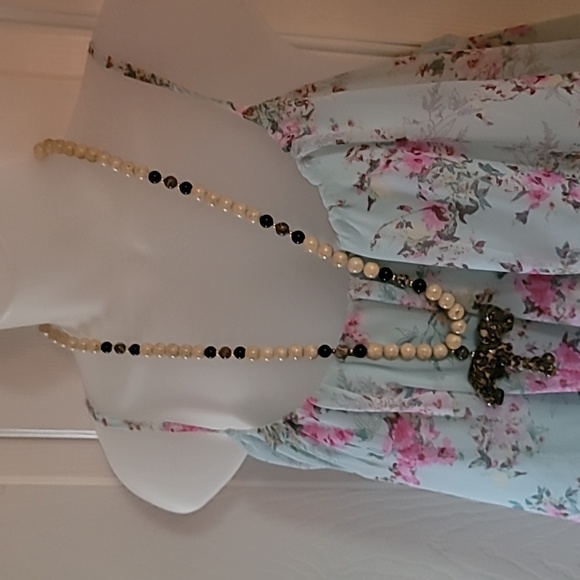 Quartz Animal Print Necklace - Picture 2 of 16